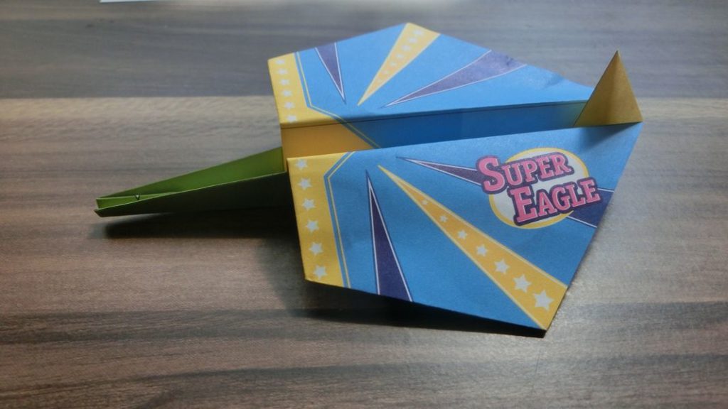 折り紙で紙飛行機 100均 かっこいいし子どもにも人気で楽しく遊べて大満足 ちょちょいの工作部屋