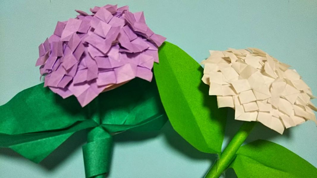 折り紙であじさい立体の作り方 簡単な折り方で葉っぱ付きの花を作る ちょちょいの工作部屋