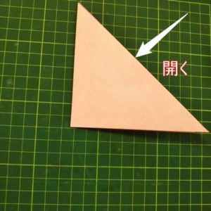 カタツムリの折り紙 簡単で3歳児もできる折り方で6月の作品作り ちょちょいの工作部屋