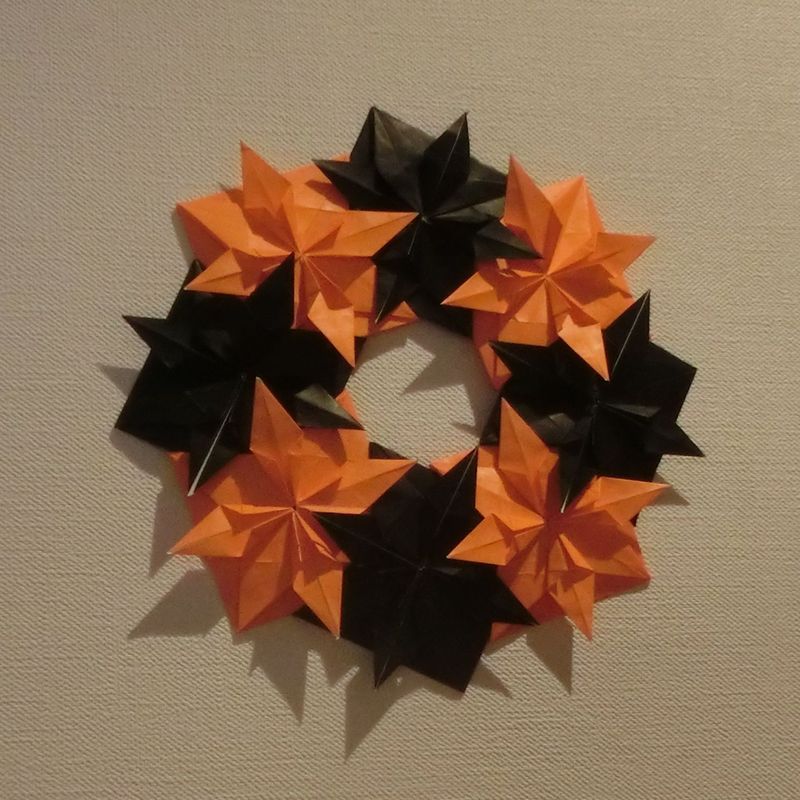 10月の壁面飾り 折り紙のおしゃれなハロウィンリースの作り方 ちょちょいの工作部屋